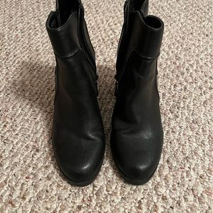 Simply Vera Vera Wang Black Ankle Booties